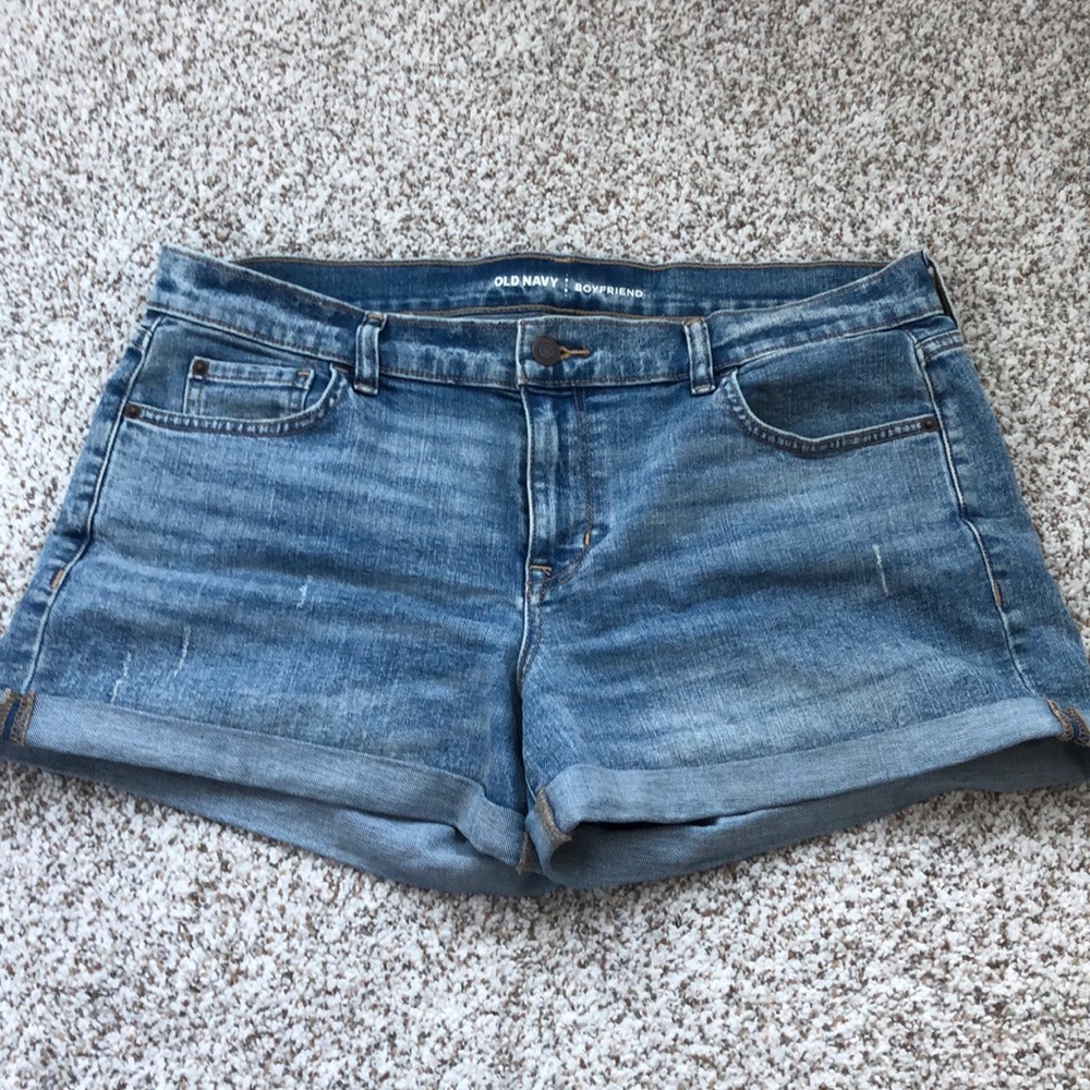 stretchy mid rise shorts